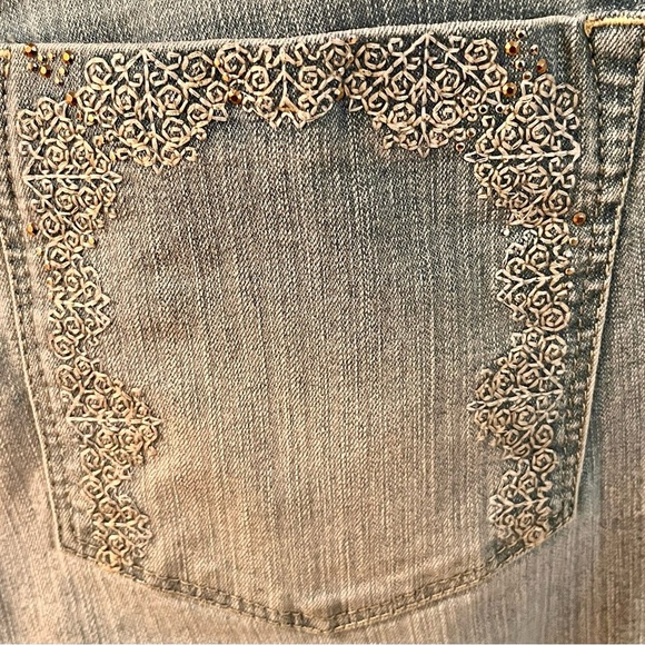 Gloria Vanderbilt Amanda All Around Slimming Effect Size 8 Women's Denim Shorts - Picture 9 of 13